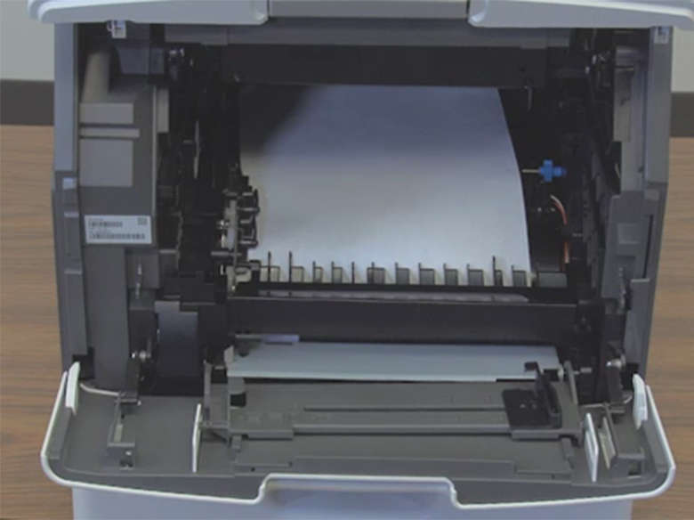 Beseitigen von Staus im Inneren hinter der Tonerkassette und der Belichtungseinheit