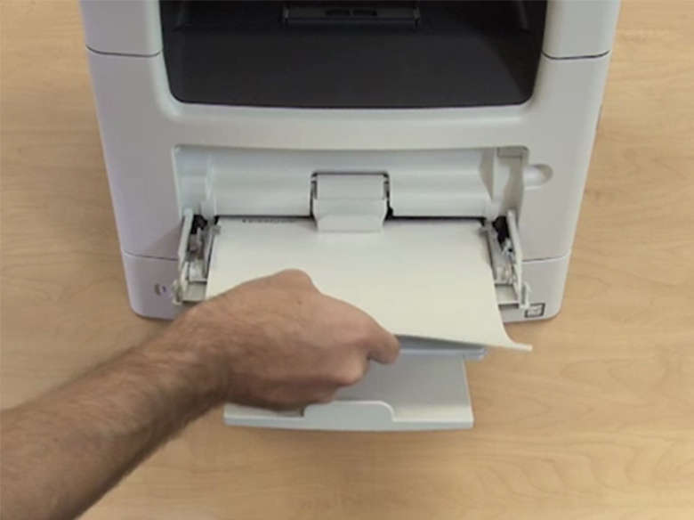 Impresión de una sola página en papel con cabecera