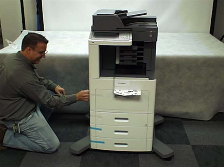 Retirar el precinto de la impresora