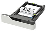 Legen Sie Briefbögen beim einseitigen Druck so ein, dass die Druckseite nach unten weist und die Unterkante zuerst in den Drucker eingezogen wird.