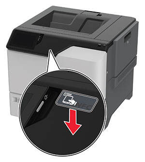 NFC kortelė tvirtinama prie spausdintuvo.