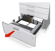 Elakadt papír található az opcionális tálcában.